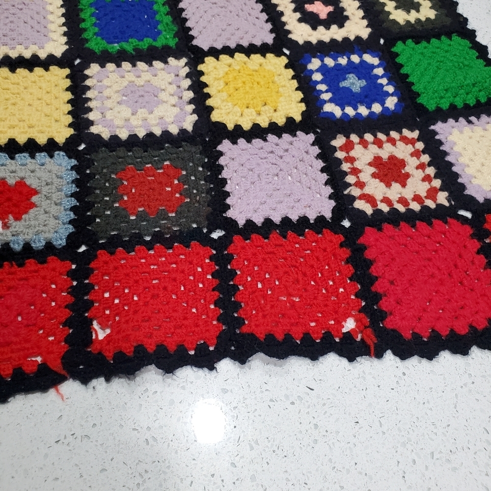 Vintage Crocheted Grannycore Afghan Throw 144 Granny 4" Squares Crochet